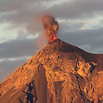 dawn eruption of Fuego volcano